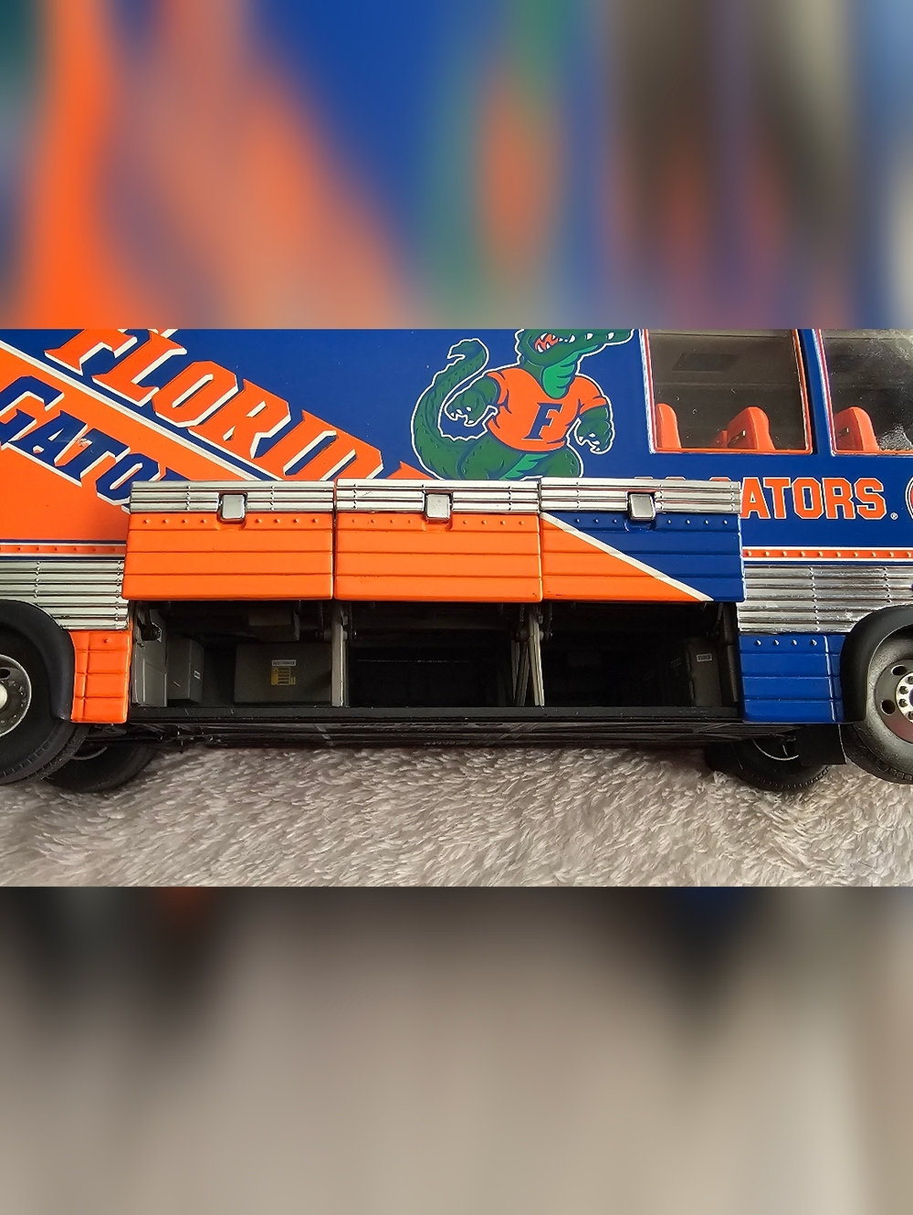 Florida Gators Diecast Team Bus - Picture 4 of 8